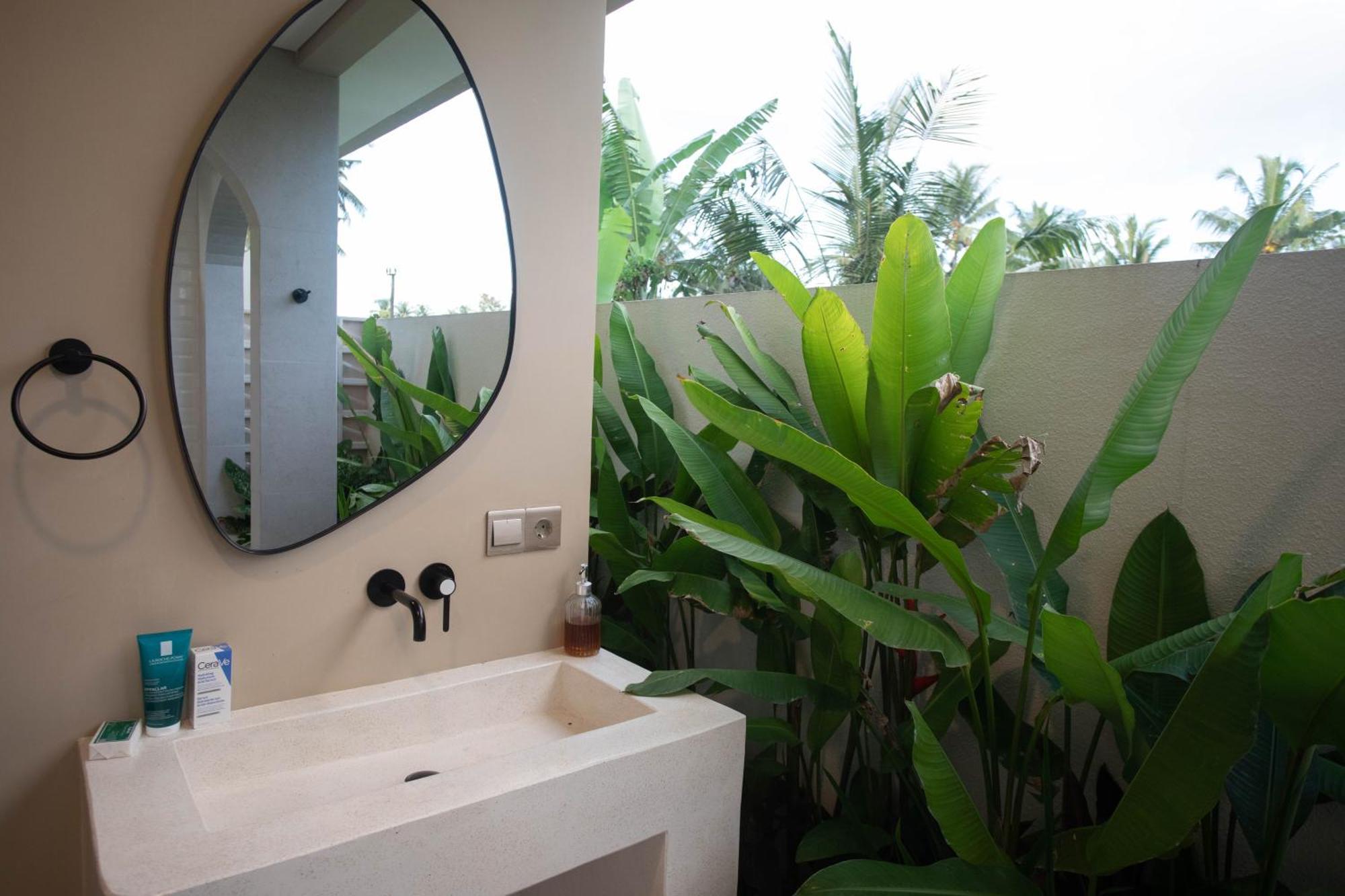 Adi Laxmi Villa Ubud Экстерьер фото